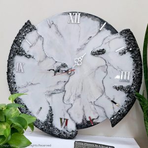 ساعت دیواری دفرمه نقره‌ای مدل w3